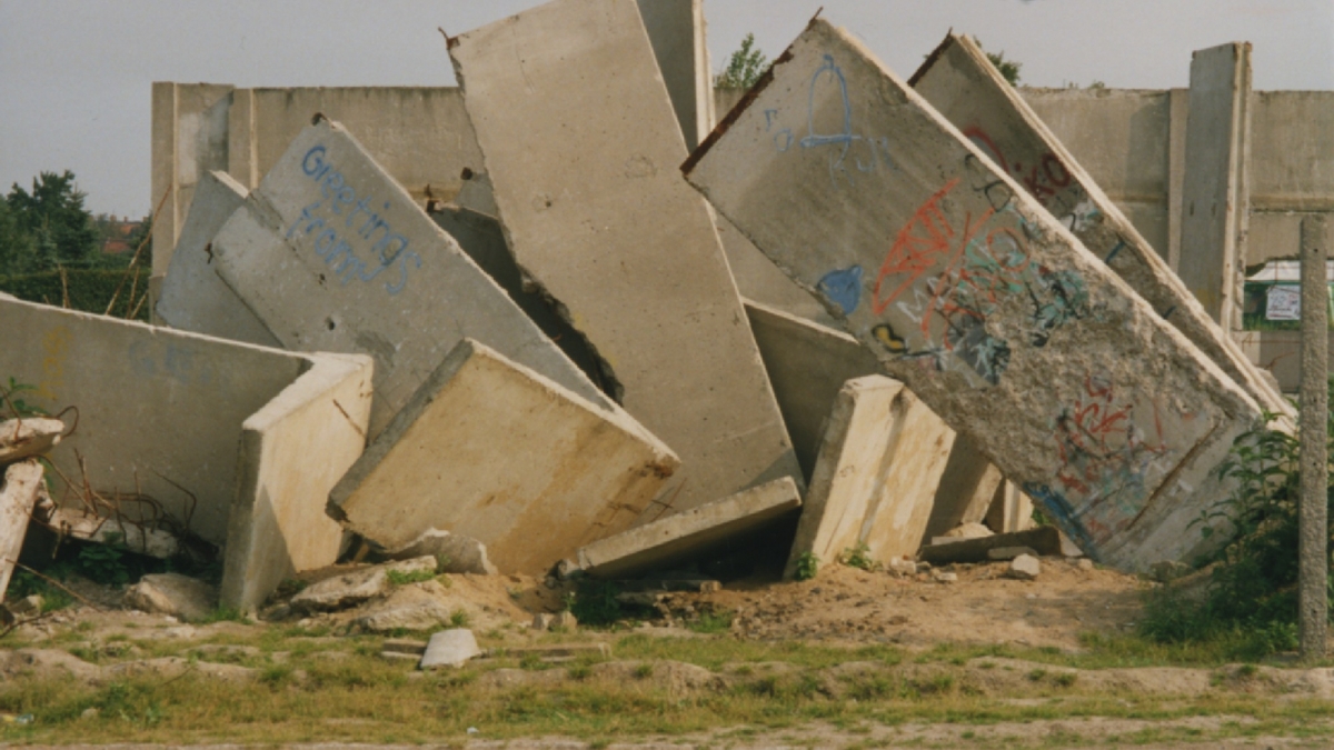 Abgerissene Mauerreste