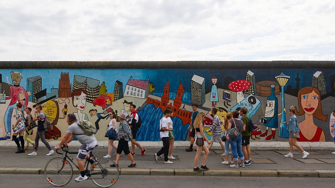  Jim Avignon's neues Wandgemälde „Doin it cool for the East Side“ von 2019