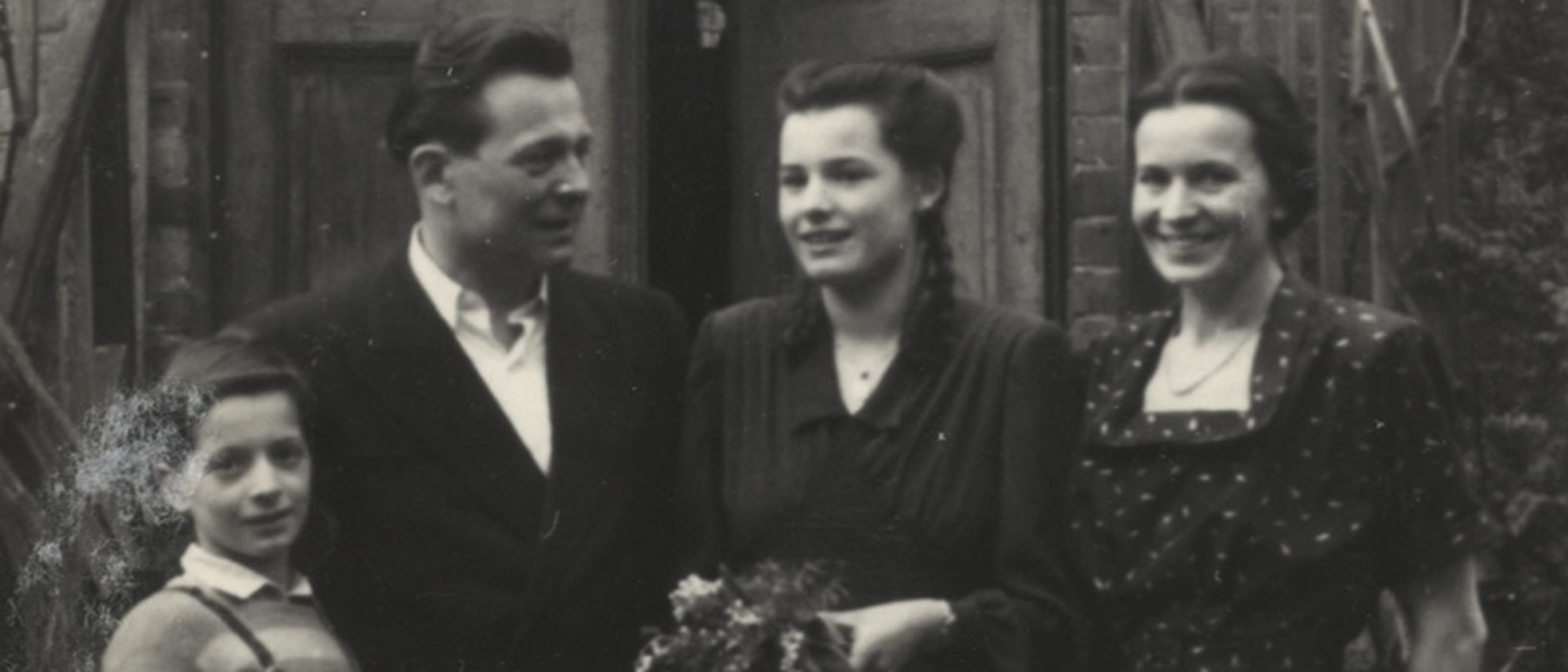 Familienfoto in Schwarz-Weiß